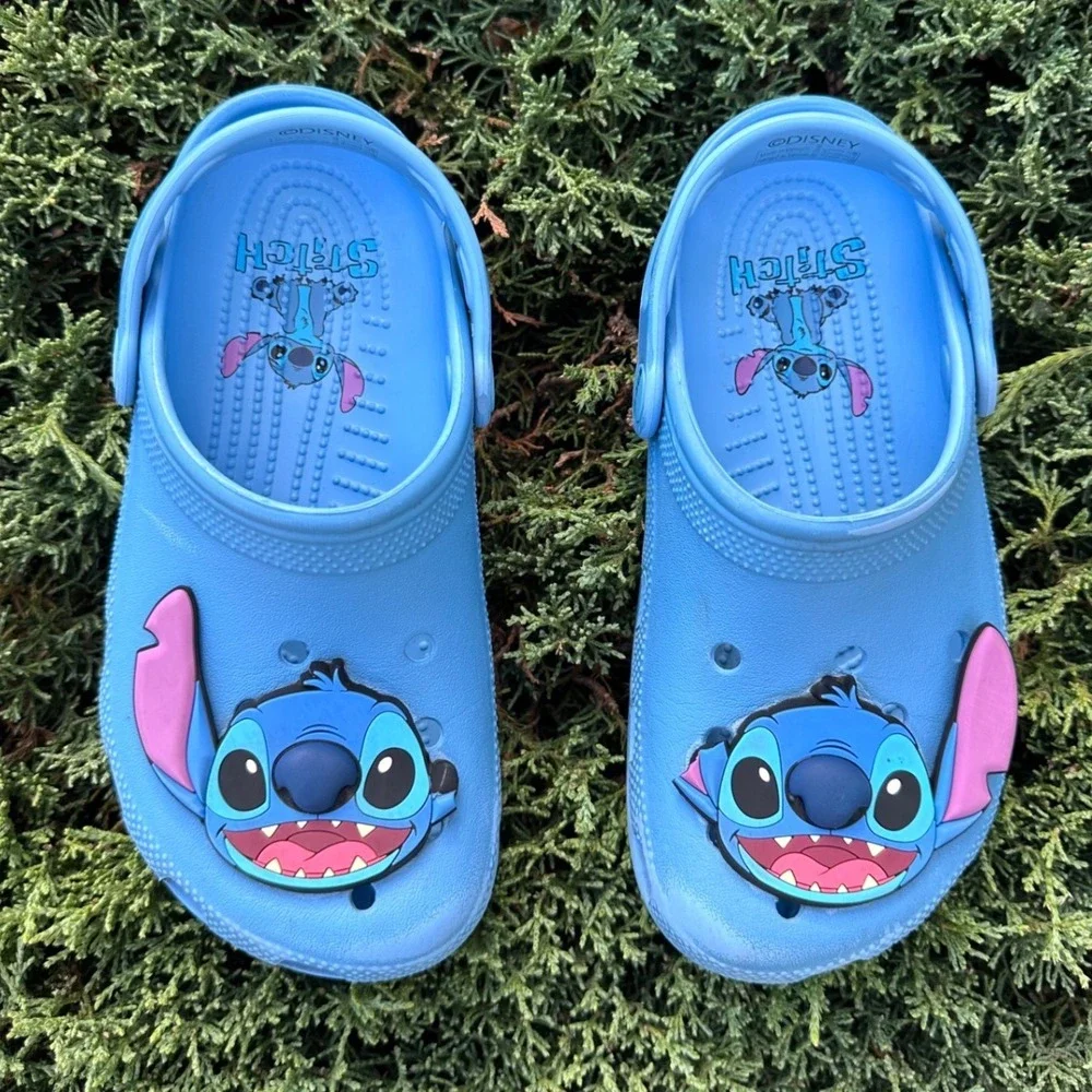 Crocs x Disney Lilo and Stitch Classic Clogs Adult Size M3 W5 - Big Kids Size J3